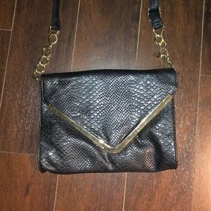 Guess black purse- cross body